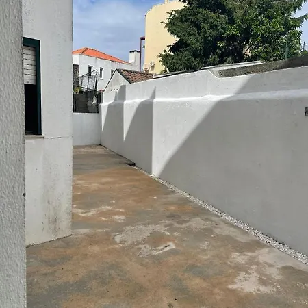 B Castelo *